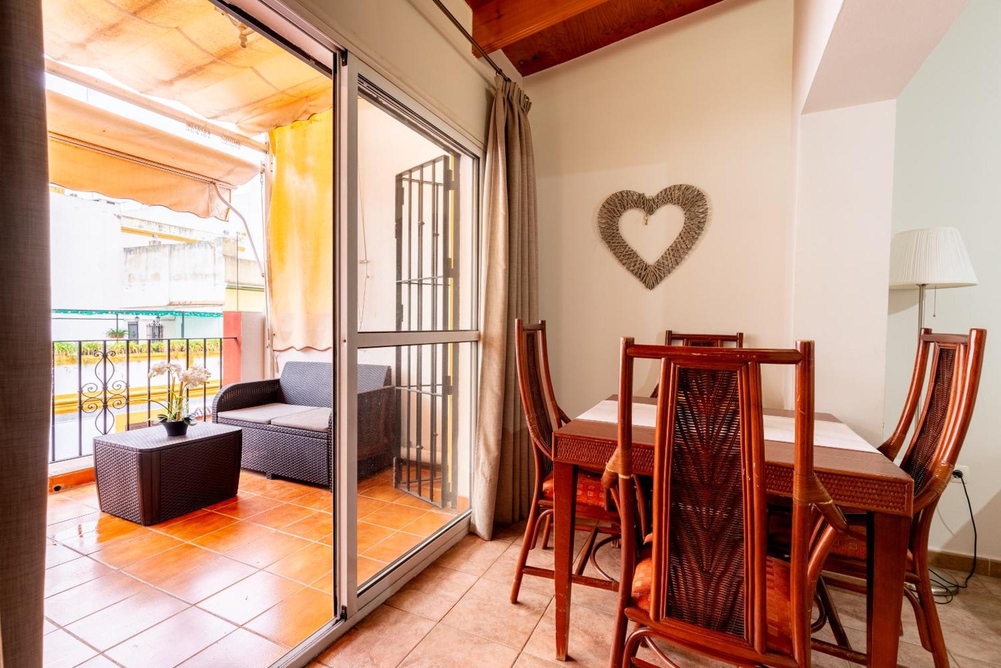 Aoa Casa Triana Familiar Con Terraza Apartman Sevilla Kültér fotó