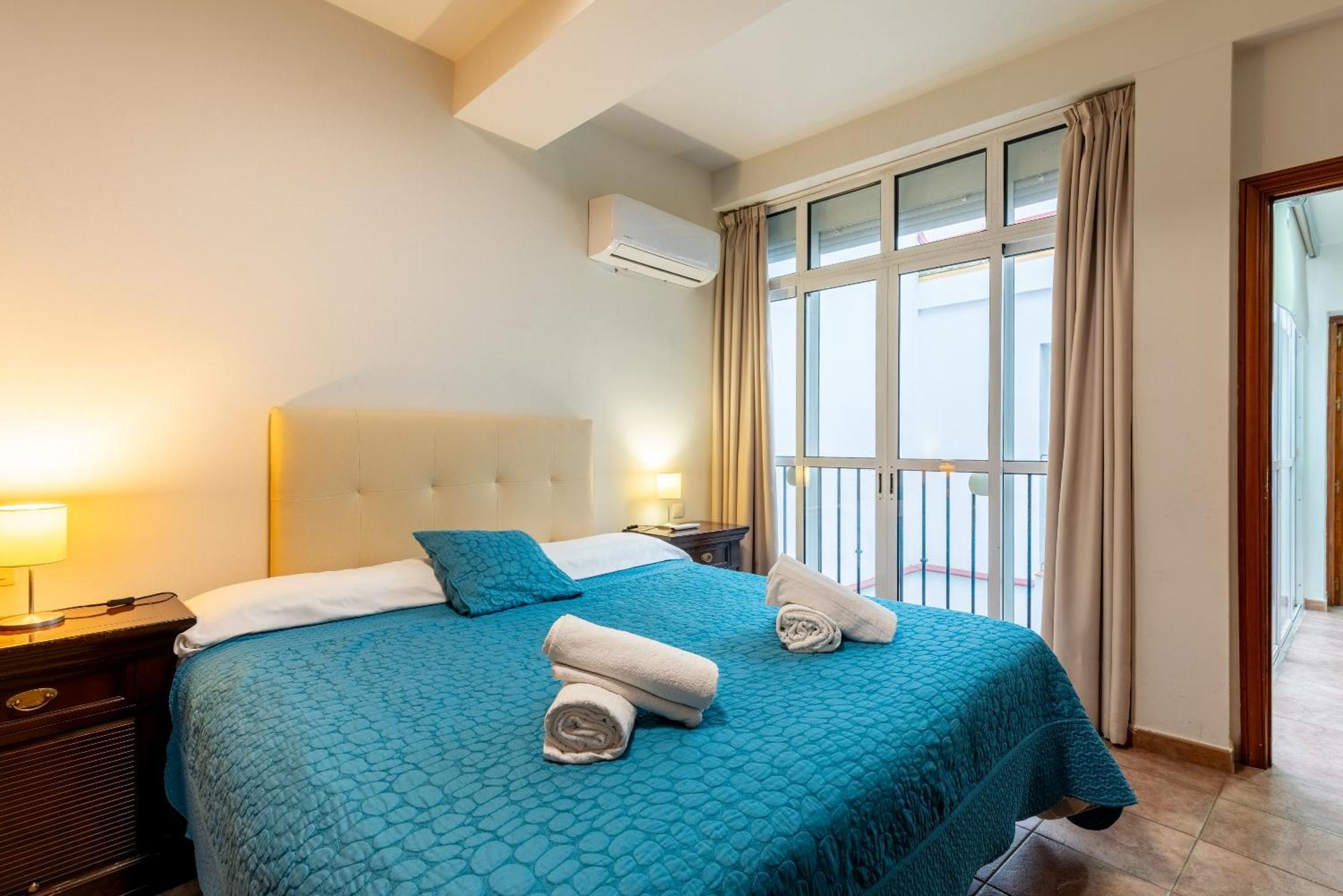 Aoa Casa Triana Familiar Con Terraza Apartman Sevilla Kültér fotó